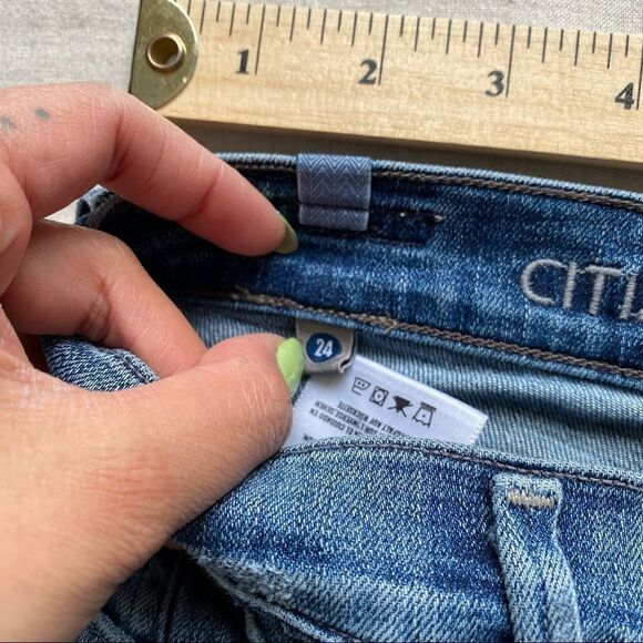 Citizens Of Humanity Rocket High Rise Crop Skinny in Distressed Fizzle - Picture 10 of 11